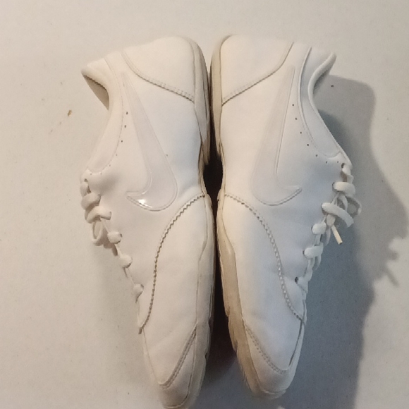 Nike cheer unite training shoe white sz 8.5 - Picture 4 of 11